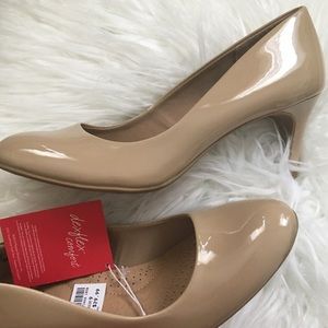 NWT Nude Heels